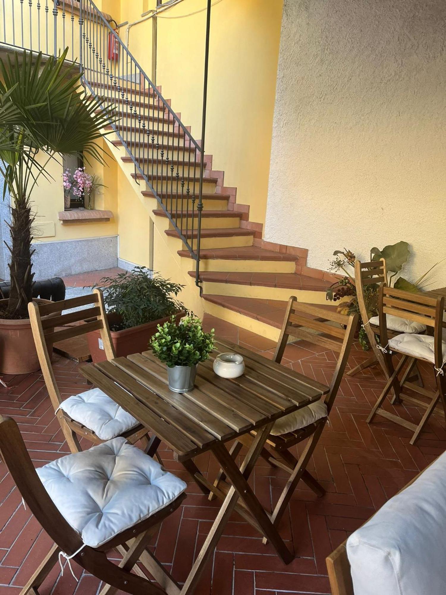 Bilocale Dafne Abbadesse Guest House Milan Exterior photo